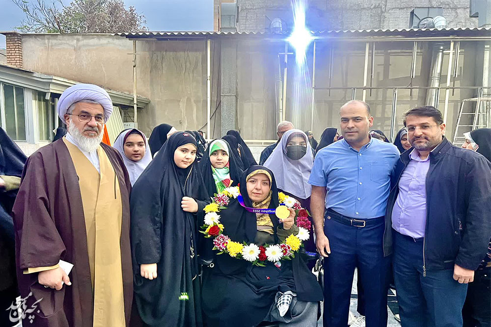استقبال از قهرمان مسابقات پاراآسيايي مسجد امام حسن مجتبي(ع)