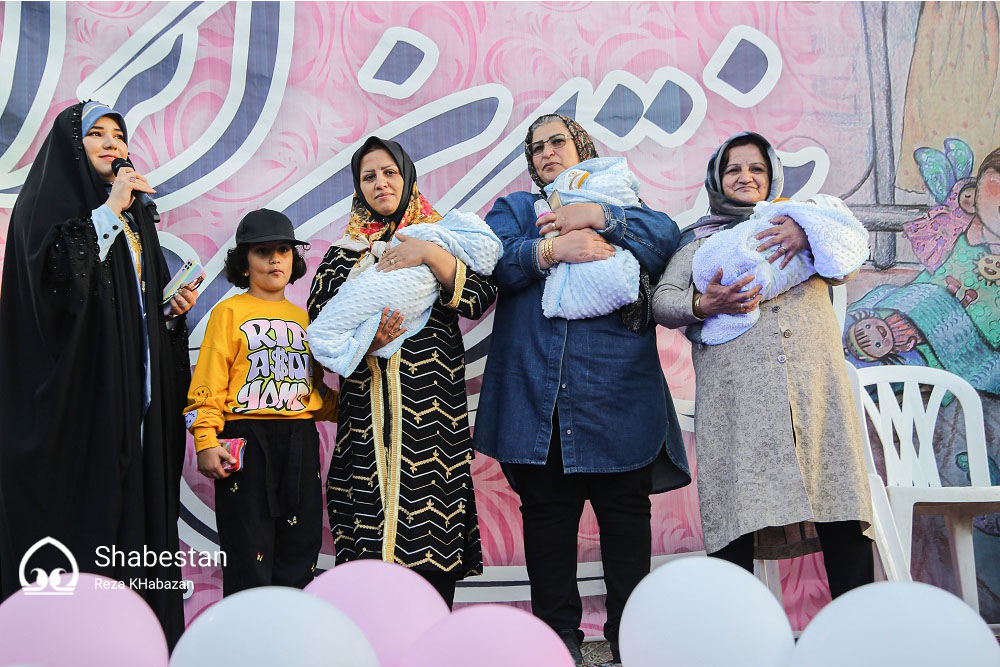 در آستانه دهه کرامت؛ جشن بزرگ "دختر ايران" در بجنورد برگزار شد