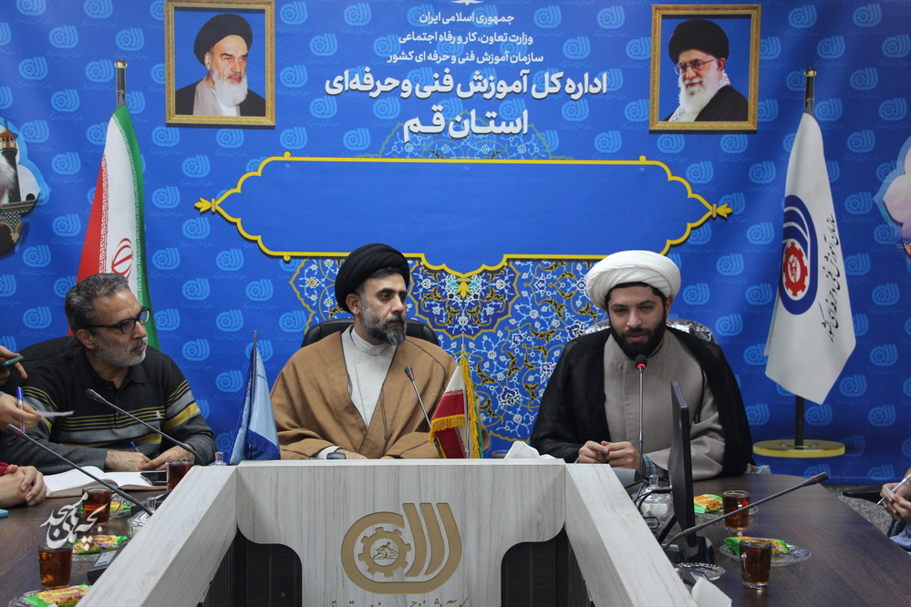 معاونين آموزش نوجوان کانون هاي مساجد قم با مديرکل آموزش فني و حرفه اي استان ديدار و گفتوگو کردند.