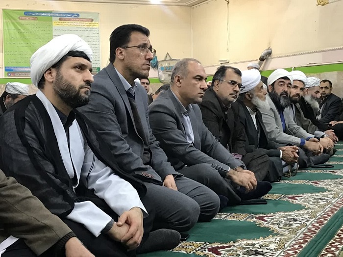 ميزباني برادران اهل تسنن از مراسم جشن انقلاب  در مسجد حنفيه بجنورد