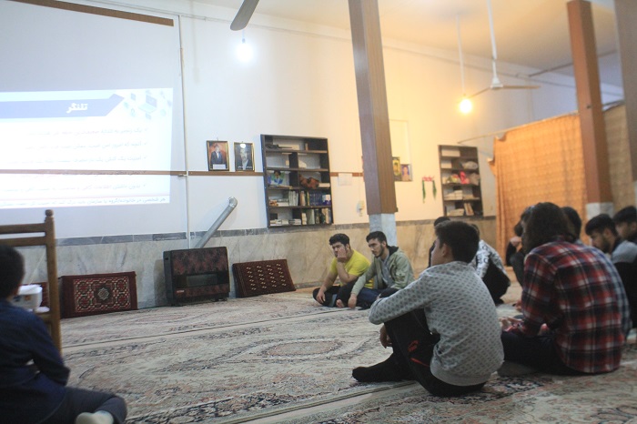 "زندگي پويا" با آموزش سواد رسانه اي ويزه نوجوانان در کانون امام هادي (ع) بجنورد