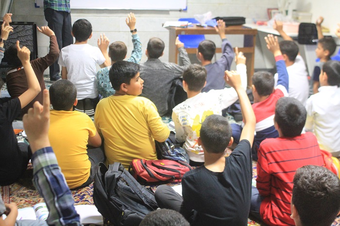 برگزاري کلاس تقويتي فارسي ويژه دانش آموزان کلاس ششمي  مدارس حاشيه بجنورد به ميزباني مسجد بقيه الله (عج)