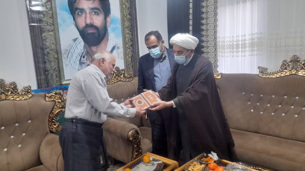 سهشنبههاي تکريم مازندران ميزبان تجليل از خانواده شهيد مدافع حرم «عبدالرحيم فيروز آبادي» شد