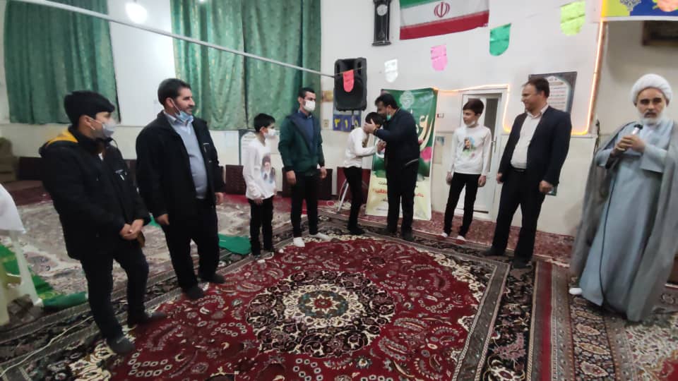 به مناسبت روز پدر؛ اجراي پويش #بوسيدن_دست_پدر  توسط نوجوانان مسجدي در بجنورد