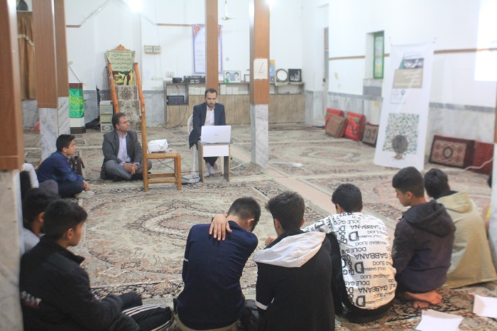 "زندگي پويا" با آموزش سواد رسانه اي ويزه نوجوانان در کانون امام هادي (ع) بجنورد