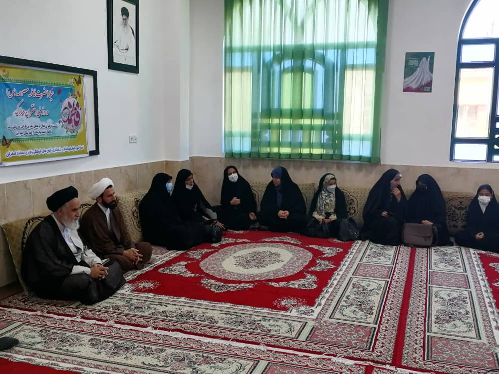 نشست تجليل از دختران نخبه مسجدي اسفراين با حضور امام جمعه