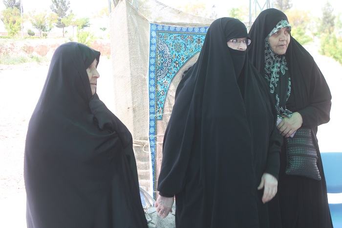 تکريم مادر شهيد«خليل فلک رفعت» با حضور دبير شوراي فرهنگ عمومي کشور