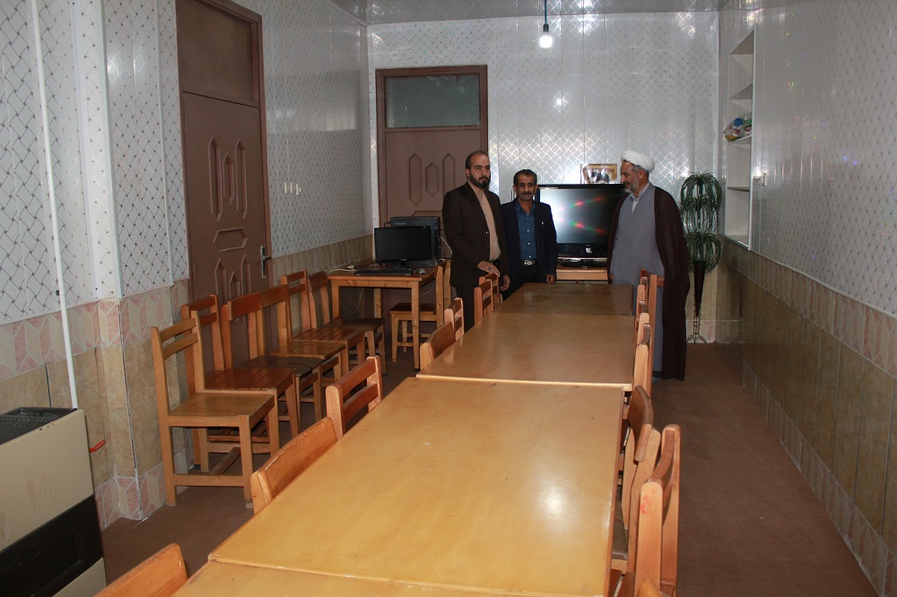 مدير ستاد فهماي چهارمحال و بختياري به مناسبت هفته کتاب از کتابخانه هاي مساجد بازديد کرد