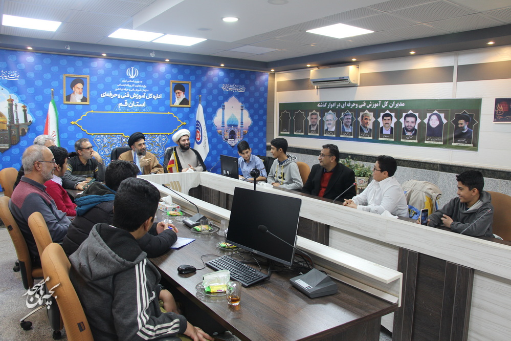 معاونين آموزش نوجوان کانون هاي مساجد قم با مديرکل آموزش فني و حرفه اي استان ديدار و گفتوگو کردند.