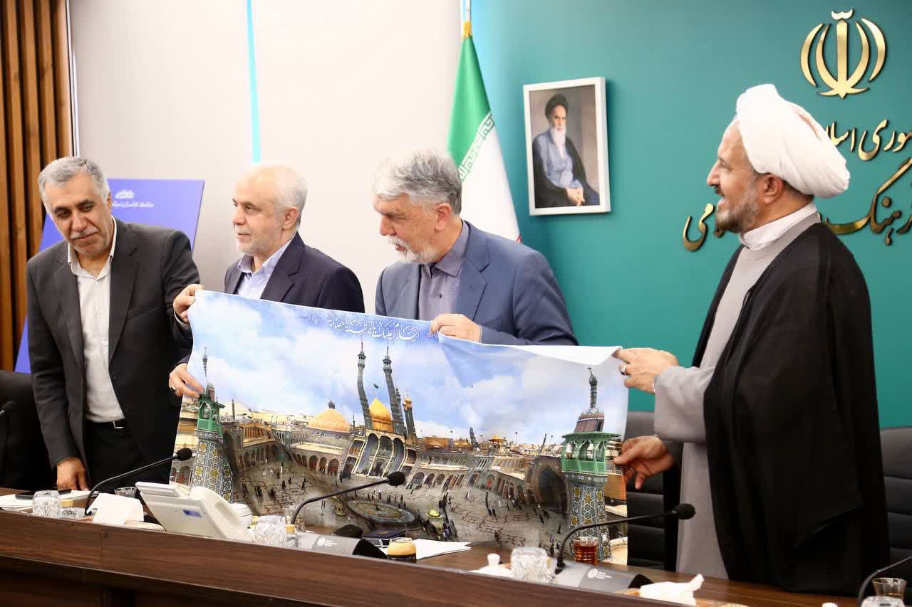 تکريم وزير فرهنگ و ارشاد اسلامي از دختران شهداي کانون هاي مساجد