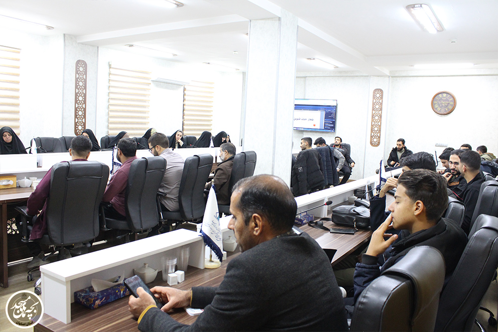 برگزاري ميز گفتگوي اعتکاف دانشآموزي به ميزباني ستاد هماهنگي کانونهاي مساجد استان اصفهان