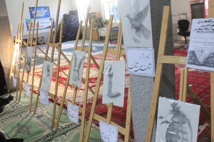نمايشگاه آثار طراحي شده «مهدي اکبر زاده» هنرمند مسجدي با موضوع دفاع مقدس در راز و جرگلان