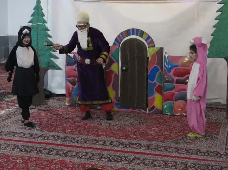 اجراي گروه نمايش بچه هاي مسجد؛کانون فرهنگي هنري شهيد سجادي