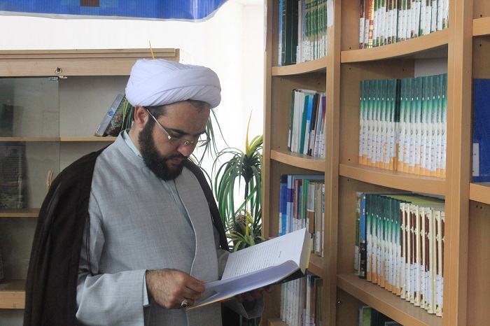 در آستانه ميلاد حضرت زينب(س)؛ گشايش مايشگاه کتاب "دروازه معرفت ها " به همت کانون فرهنگي هنري چهارده معصوم (عليهم السلام) روستاي قلعه خان