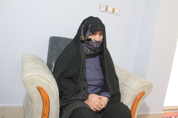تکريم مادر نوجوان شهيد«احمد حامدي»  از شهداي روستاي ناوه بجنورد