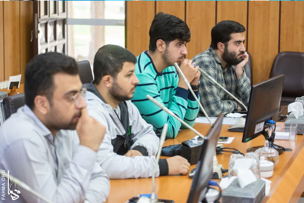 جلسه کميسيون فرهنگي شوراي شهر با مديران کانون هاي مساجد قزوين