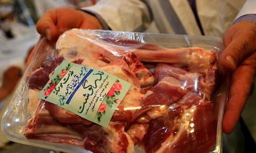 ۱۰۰ بسته گوشت قربانی توسط کانون «مشکات الرضا (ع)» جهرم توزیع شد