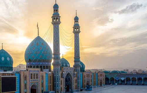 برگزاری یادواره شهدای سادات قم در مسجد جمکران/ سخنرانی پناهیان در ندبه انتظار