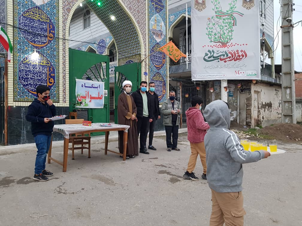 کانون فرهنگی هنری معراج شهر ارطه در شب میلاد امام علی (ع) ایستگاه صلواتی برپا کرد