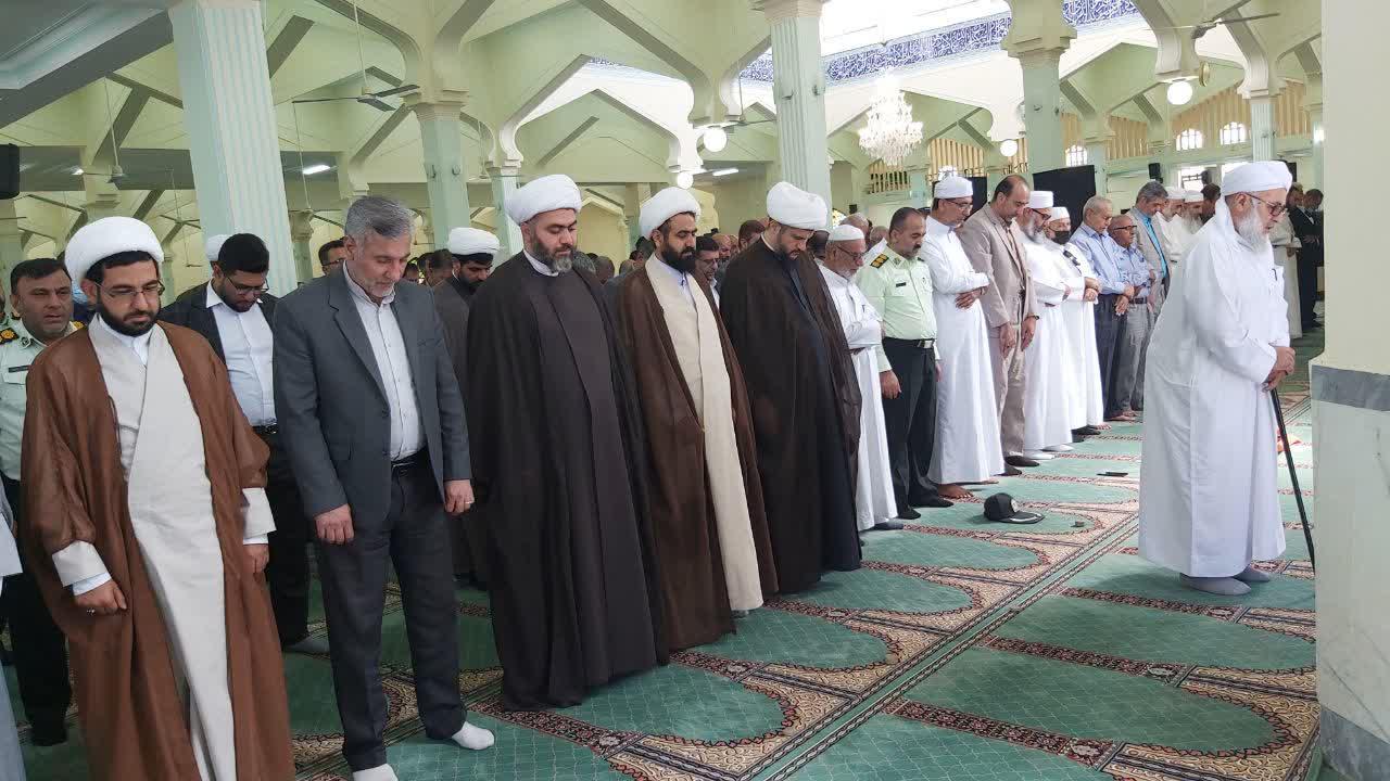 حضور رئیس ستاد کانون های مساجد کشور در نماز جماعت اهل سنت جنوب فارس