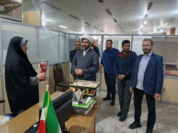 تقديراز کارمند ملقب با کريمه اهل بيت(س) ستاد هماهنگي کانون هاي مساجد مازندران