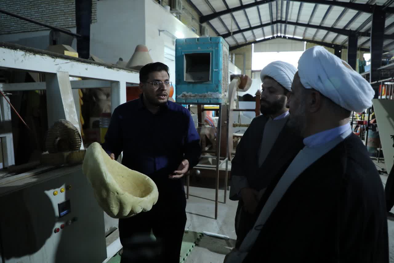 بازديد رييس ستاد هماهنگي کانونهاي مساجد کشور از محل توليد وسايل شهربازي معارفي کانون «تبيان»